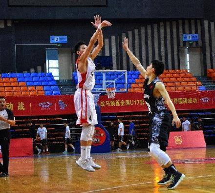  北控男篮防守漏勺遭广东宏远痛击