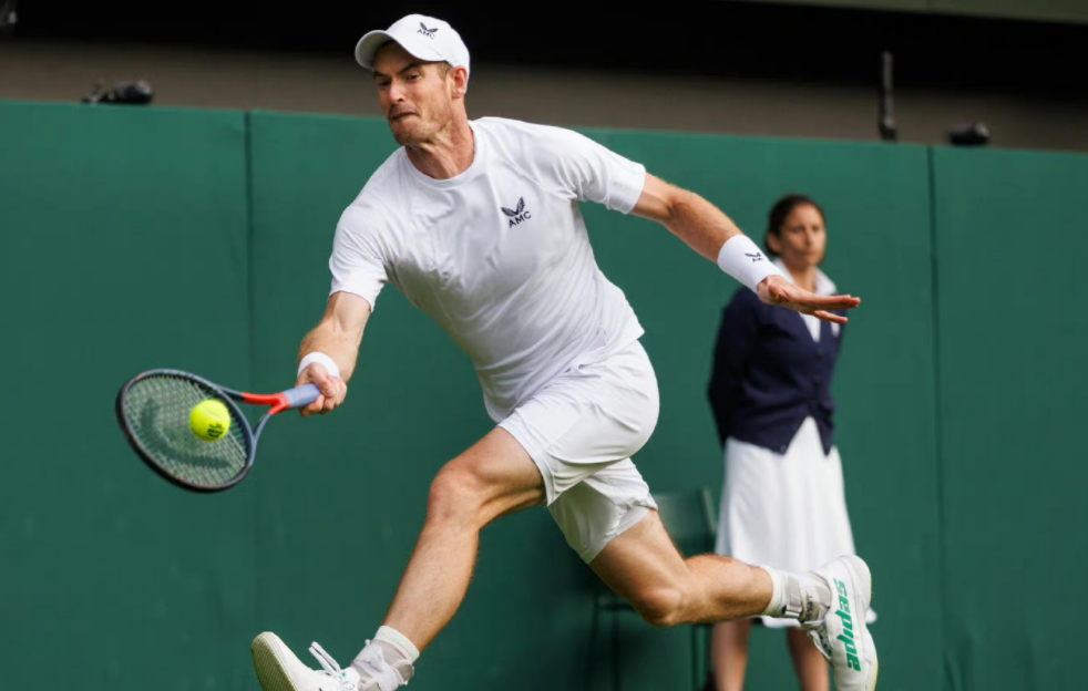  穆雷温网复出首胜感动全场观众