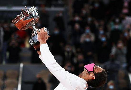  纳达尔红土称王斩获法网桂冠