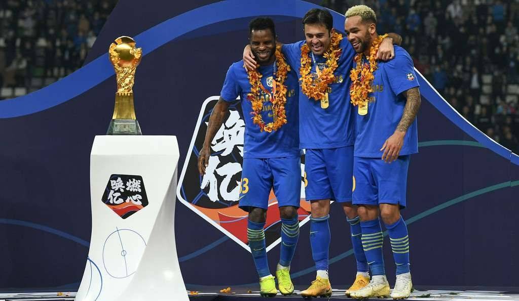  电竞俱乐部重金引援补强阵容