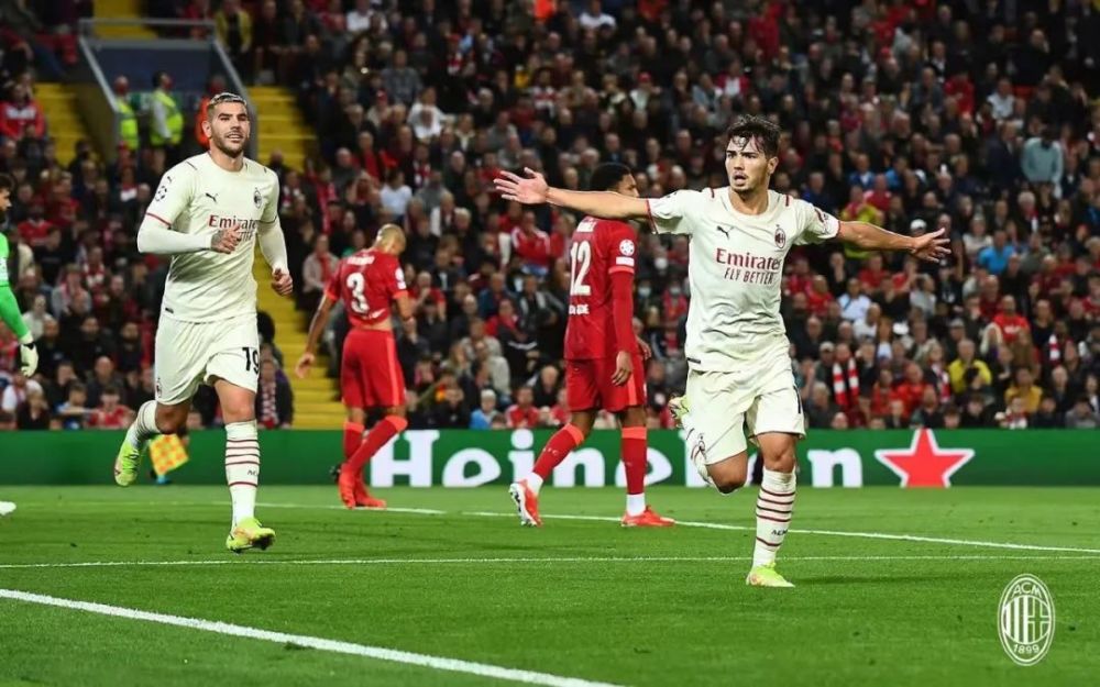  国际米兰德比战惊险逆转取胜